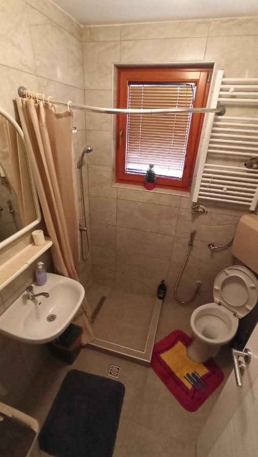 Cozy Room With A Bathroom 塞拉耶佛 外观 照片